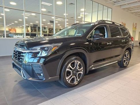 Certified 2025 Subaru Ascent Touring AWD/4WD image 3