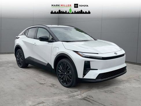 New 2026 Toyota C-HR w/ Cold Weather Package image 7