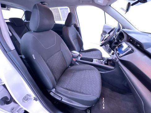 Used 2021 Nissan Kicks SV FWD image 35