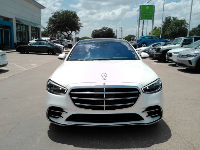 Used 2022 Mercedes-Benz S 500 4MATIC w/ AMG Line Package image 2