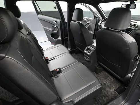 Used 2019 Volkswagen Tiguan SEL Premium R-Line image 41