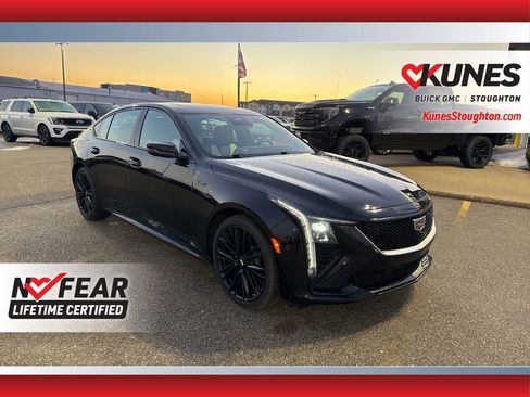 Used 2025 Cadillac CT5 V image 4