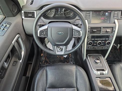 Used 2017 Land Rover Discovery Sport HSE image 12
