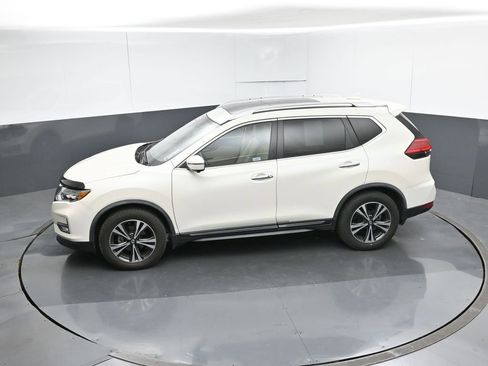 Used 2017 Nissan Rogue SL w/ SL Premium Package image 55