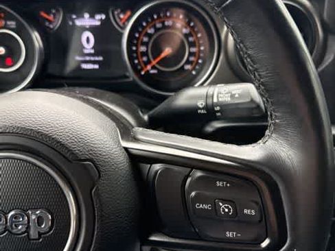 Used 2022 Jeep Gladiator Sport image 15