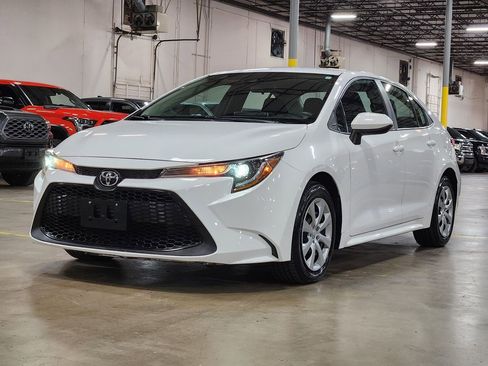 Used 2020 Toyota Corolla LE image 4