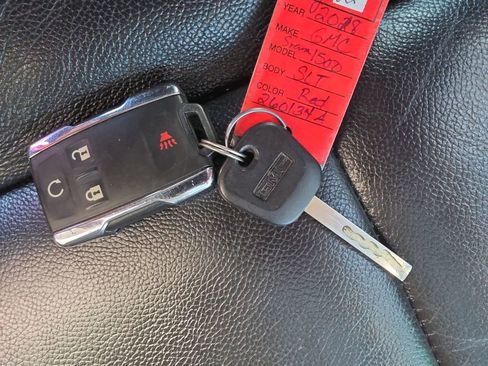 Used 2018 GMC Sierra 1500 SLT w/ SLT Preferred Package AWD/4WD image 31