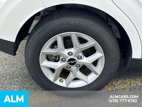 Used 2025 Kia Soul LX w/ LX Technology Package FWD image 20