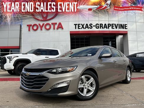 Used 2024 Chevrolet Malibu LT image 1