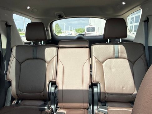 Used 2025 Honda Pilot Elite image 14
