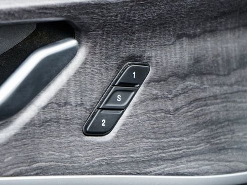 Used 2021 Jeep Grand Cherokee L Limited RWD image 17
