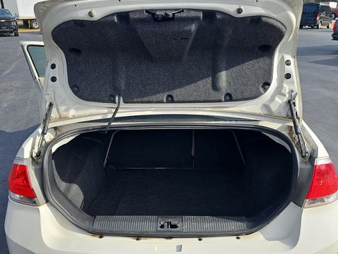 Used 2011 Ford Focus SE image 30