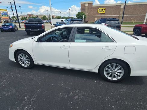 Used 2014 Toyota Camry XLE FWD image 6