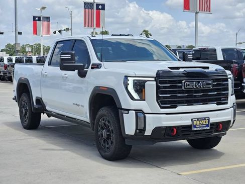 Used 2024 GMC Sierra 2500 AT4 w/ AT4 Premium Plus Package AWD/4WD image 3