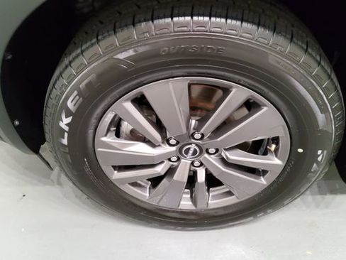 Used 2022 Nissan Pathfinder SV image 30