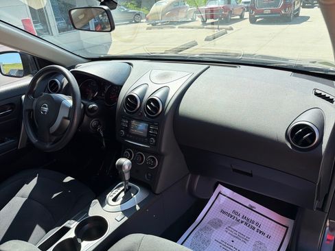 Used 2015 Nissan Rogue S FWD image 26