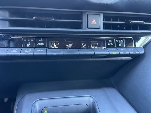 Used 2023 Toyota Crown XLE image 9