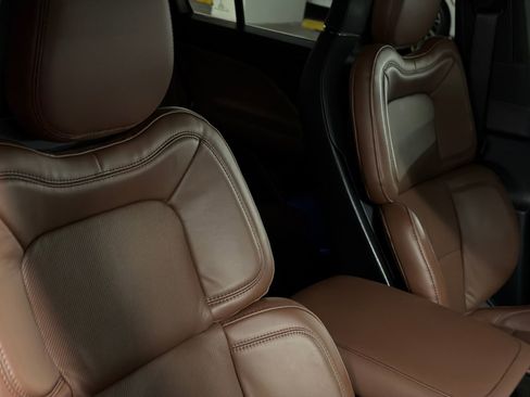New 2026 Lincoln Aviator Reserve AWD/4WD image 11