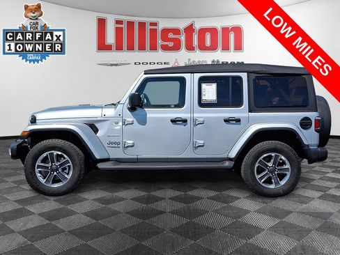 Used 2022 Jeep Wrangler Unlimited Sahara w/ Cold Weather Group AWD/4WD image 7