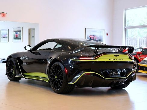 Used 2023 Aston Martin V12 Vantage RWD image 2