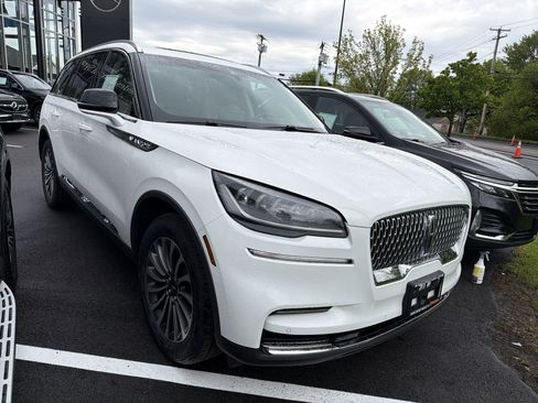 Used 2023 Lincoln Aviator AWD w/ Premium Package image 2