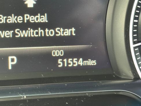 Used 2021 Toyota Venza Limited image 40