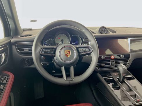 New 2026 Porsche Macan S image 25