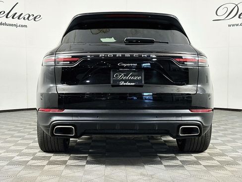 Used 2023 Porsche Cayenne w/ Premium Package AWD/4WD image 5