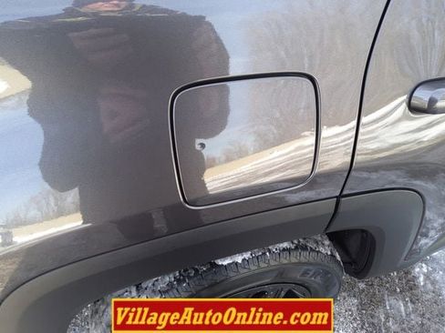 Used 2018 Jeep Renegade Trailhawk w/ Cold Weather Group II image 28