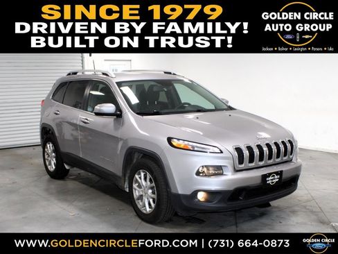 Used 2018 Jeep Cherokee Latitude image 1