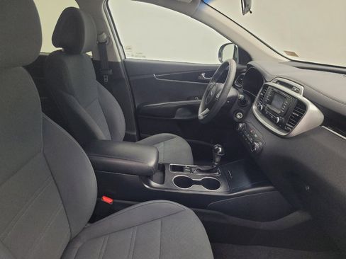 Used 2016 Kia Sorento FWD image 21