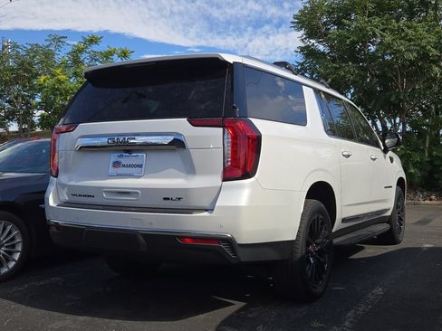 Used 2024 GMC Yukon XL SLT w/ SLT Premium Package AWD/4WD image 3