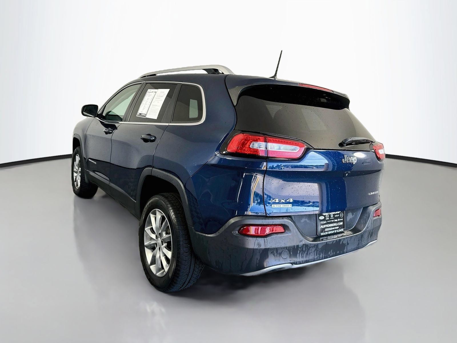 Used 2018 Jeep Cherokee Limited AWD/4WD image 5