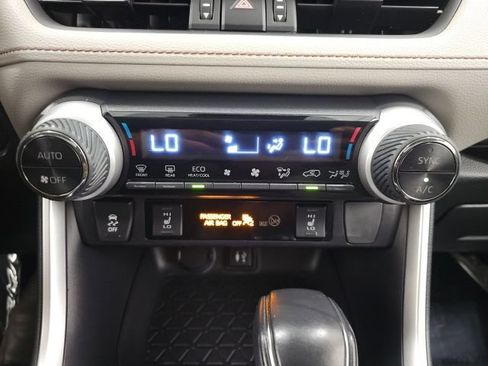 Used 2019 Toyota RAV4 XLE Premium w/ Cold Weather Package AWD/4WD image 24