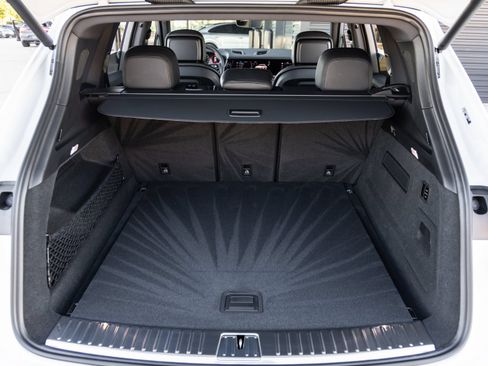 Certified 2026 Porsche Cayenne AWD/4WD image 36