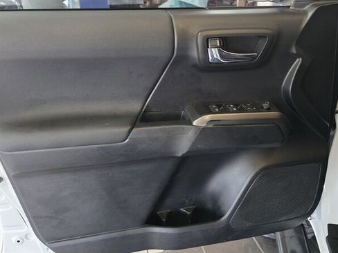 Used 2020 Toyota Tacoma TRD Sport w/ Technology Package AWD/4WD image 20