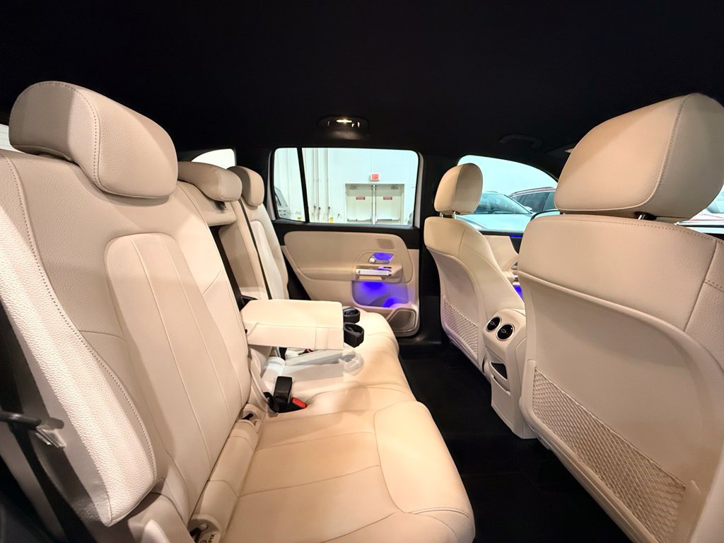Used 2025 Mercedes-Benz GLB 250 image 32