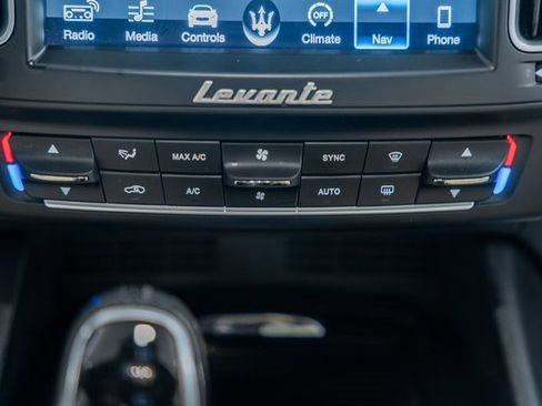 Used 2018 Maserati Levante S GranSport image 32