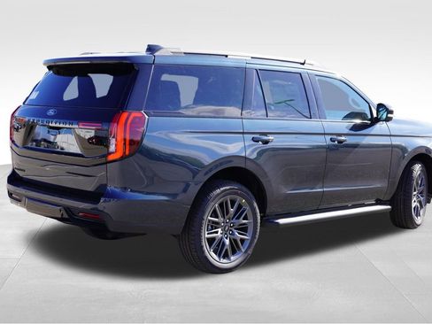 New 2026 Ford Expedition Platinum w/ Stealth Appearance Package AWD/4WD image 3