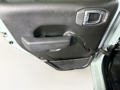 Used 2024 Jeep Wrangler Unlimited w/ Convenience Group AWD/4WD image 24
