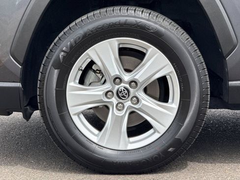Used 2020 Toyota RAV4 LE AWD/4WD image 31