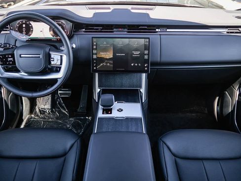 New 2026 Land Rover Range Rover Long Wheelbase SE image 12