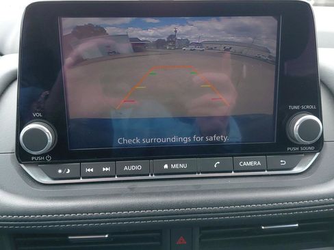 Used 2024 Nissan Rogue SV FWD image 31