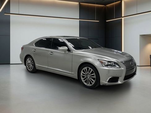 Used 2017 Lexus LS 460 w/ Comfort Package RWD image 8
