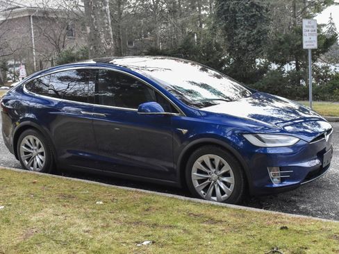 Used 2018 Tesla Model X 75D image 12