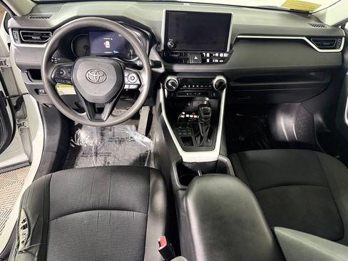Used 2023 Toyota RAV4 LE AWD/4WD image 10