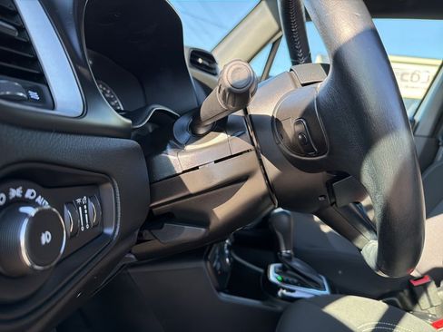 Used 2021 Jeep Renegade Latitude w/ Sun & Sound Group image 47