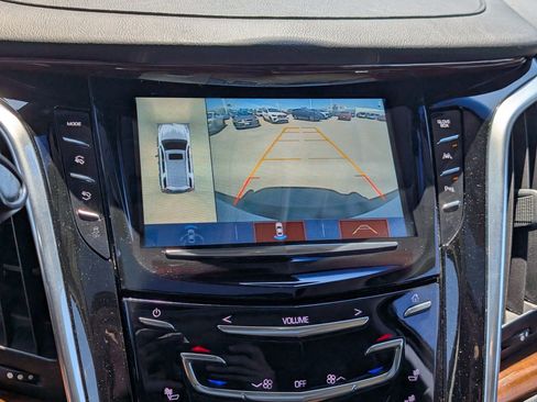 Used 2020 Cadillac Escalade Premium Luxury AWD/4WD image 21