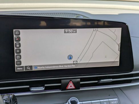 Used 2025 Hyundai Elantra SEL FWD image 22