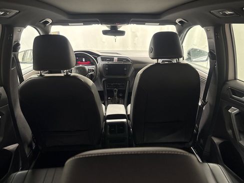 Used 2024 Volkswagen Tiguan SE R-Line image 9